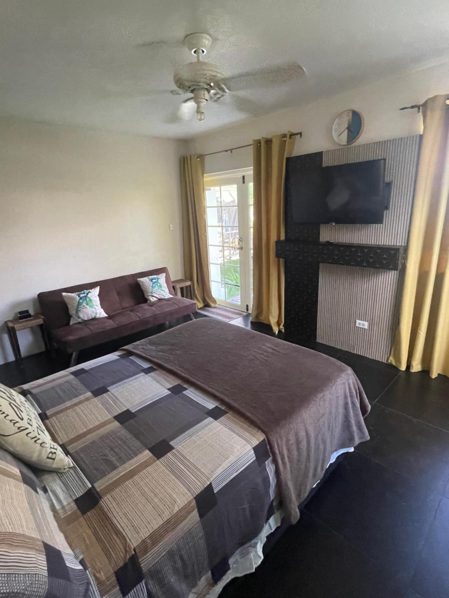 Scarlett Studios 1 - Holiday-Business-Us Embassy Appt 7 Mins Drive Away - Only The 1 Night Reservation Includes Airport And Us Embassy Roundtrip Transport Bridgetown Exterior foto